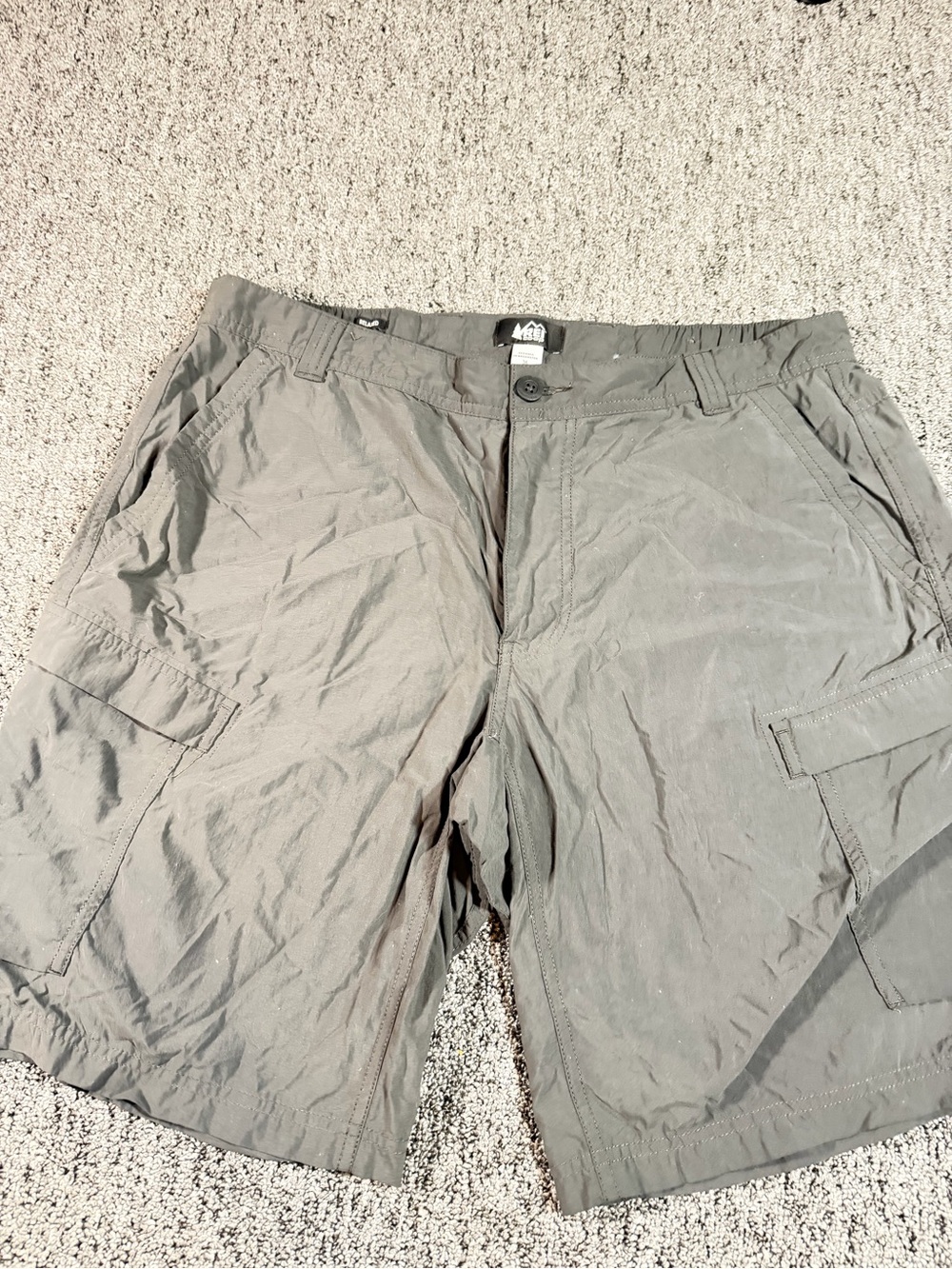 REI Men's Relaxed Dark Grey
Cargo Shorts  size 36